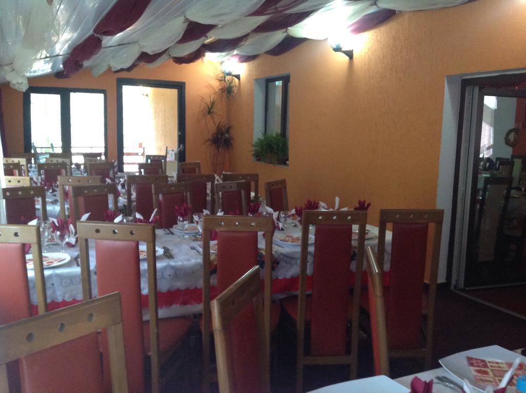 Hotel Panoramic Moneasa Phòng bức ảnh