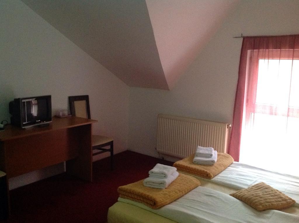 Hotel Panoramic Moneasa Phòng bức ảnh