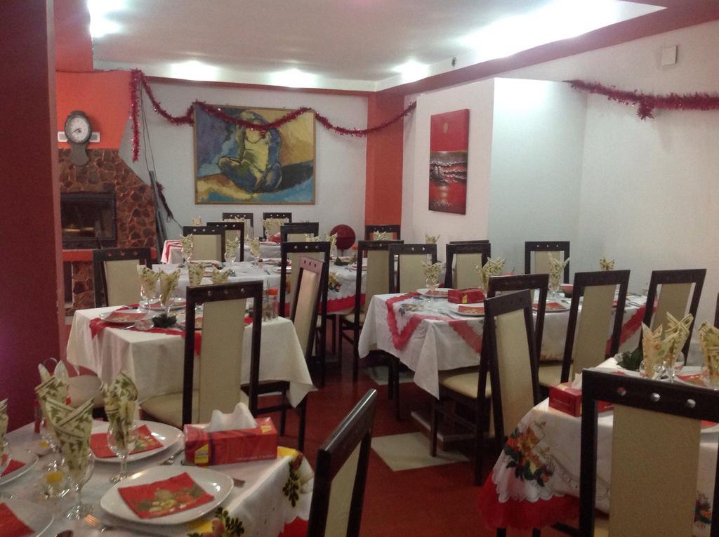 Hotel Panoramic Moneasa Phòng bức ảnh